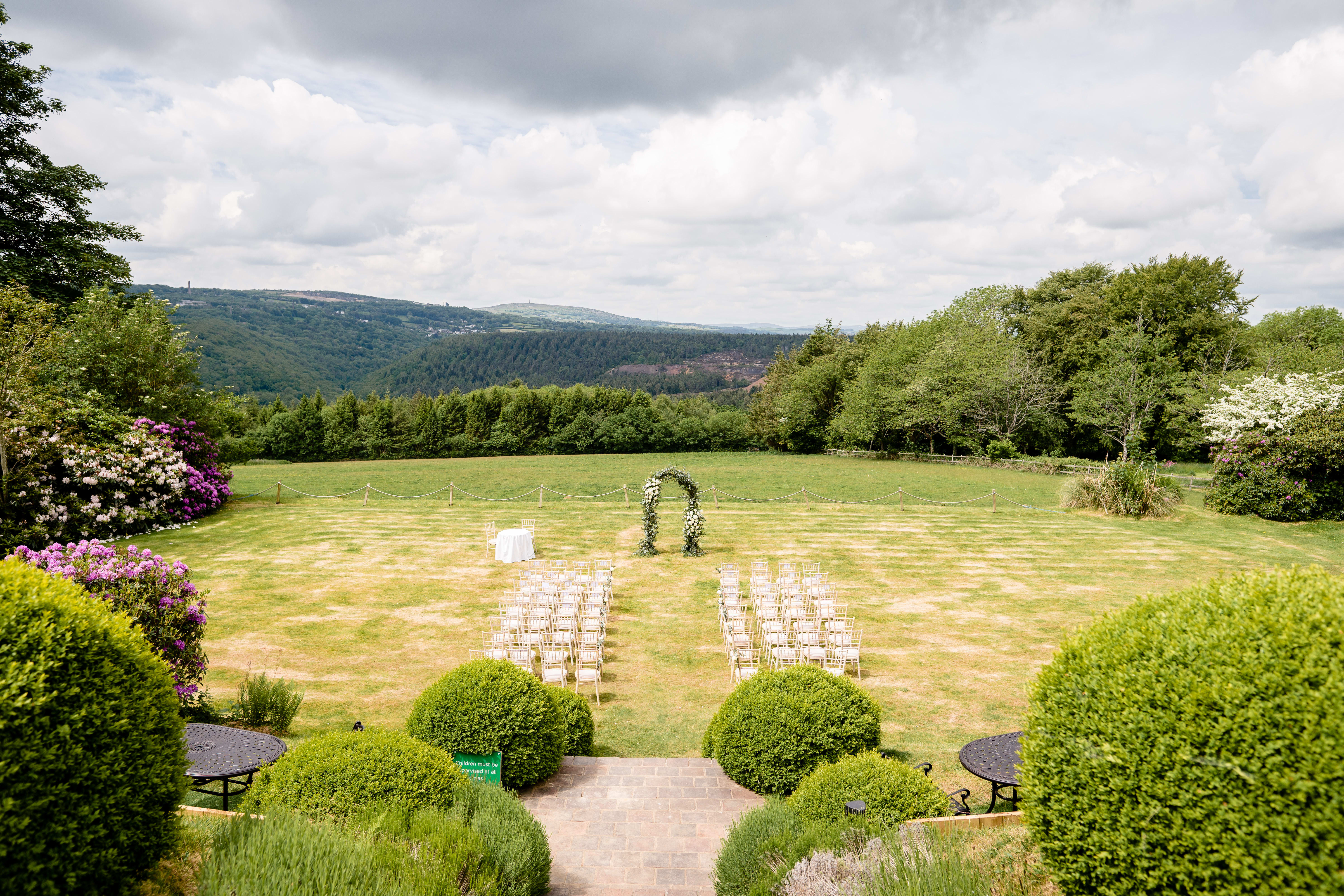 Four Licensed Rooms, and a Lawn Above the Valley.
