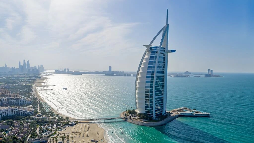 The Building That Became the Symbol of Dubai.