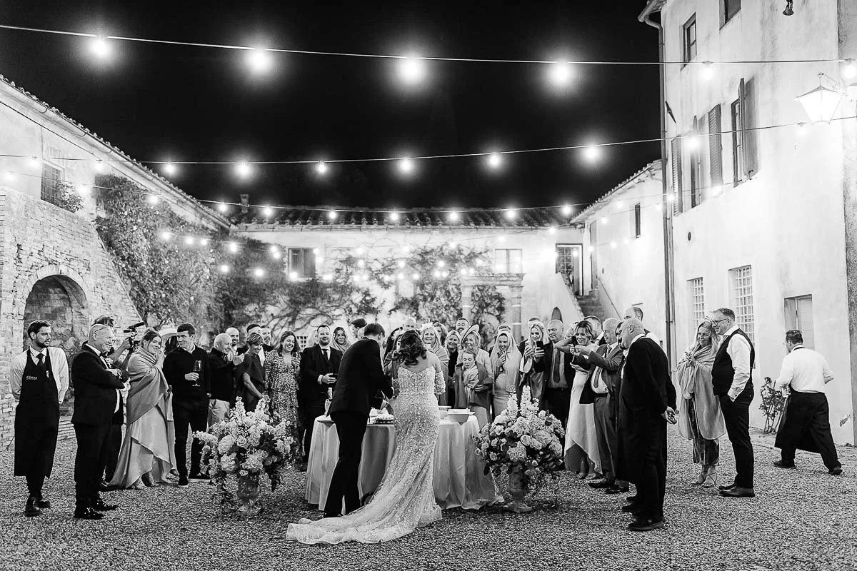 Villa Catignano, Siena: dinner under strung lights