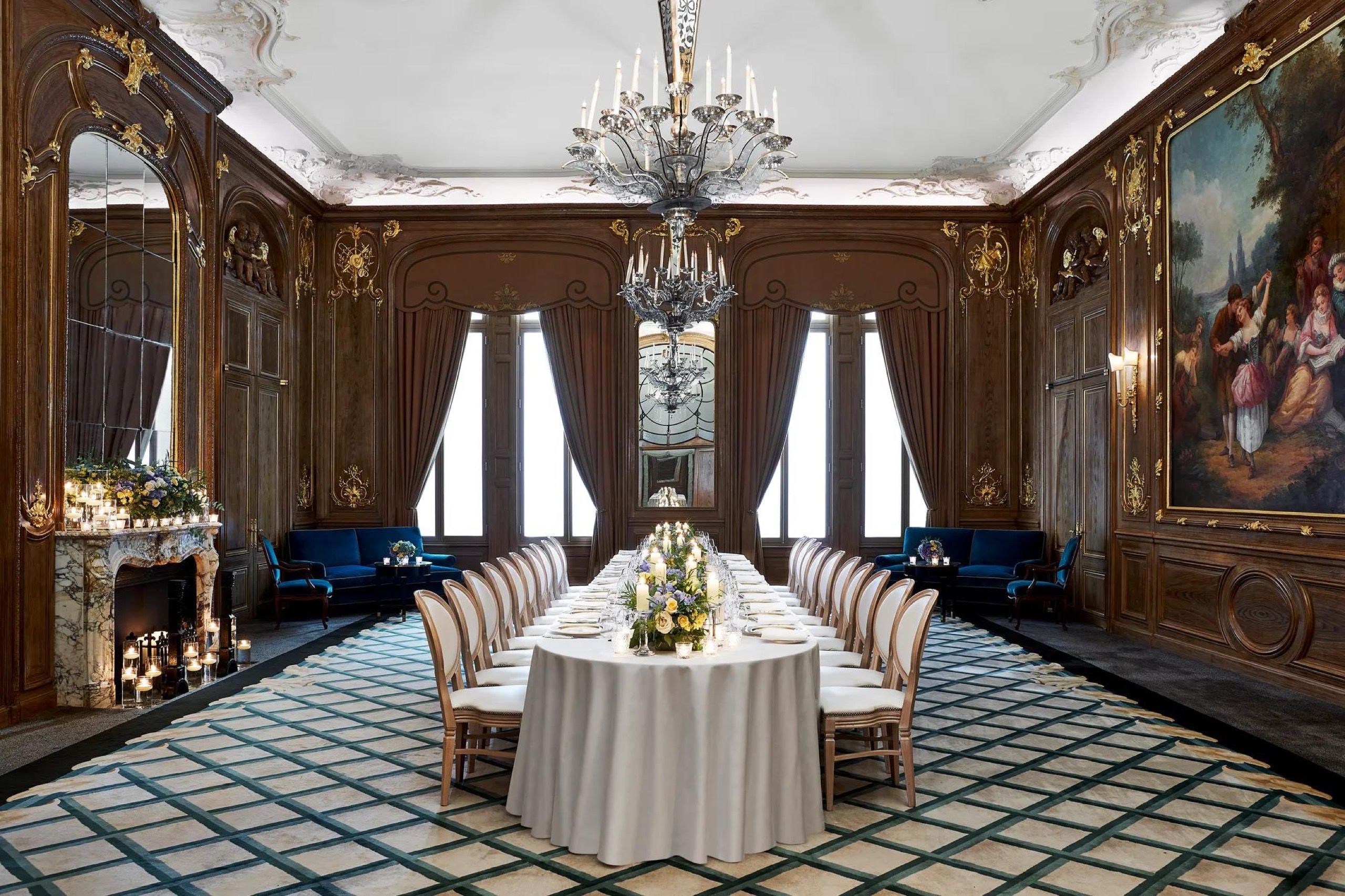 A sweetheart table in the French Salon