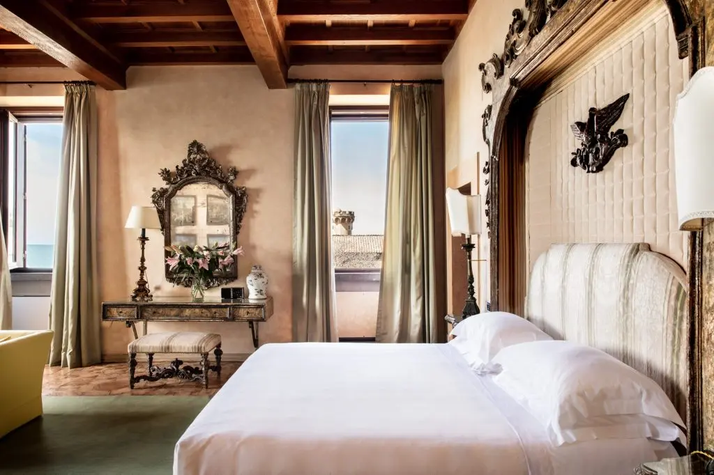 Sea-view suite at La Posta Vecchia, Palo Laziale