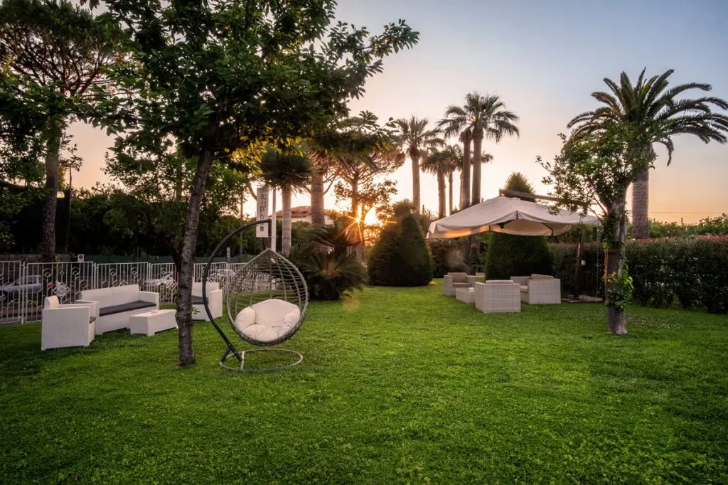 The pool framed by a lemon tree, Hotel Alpha, Sant'Agnello