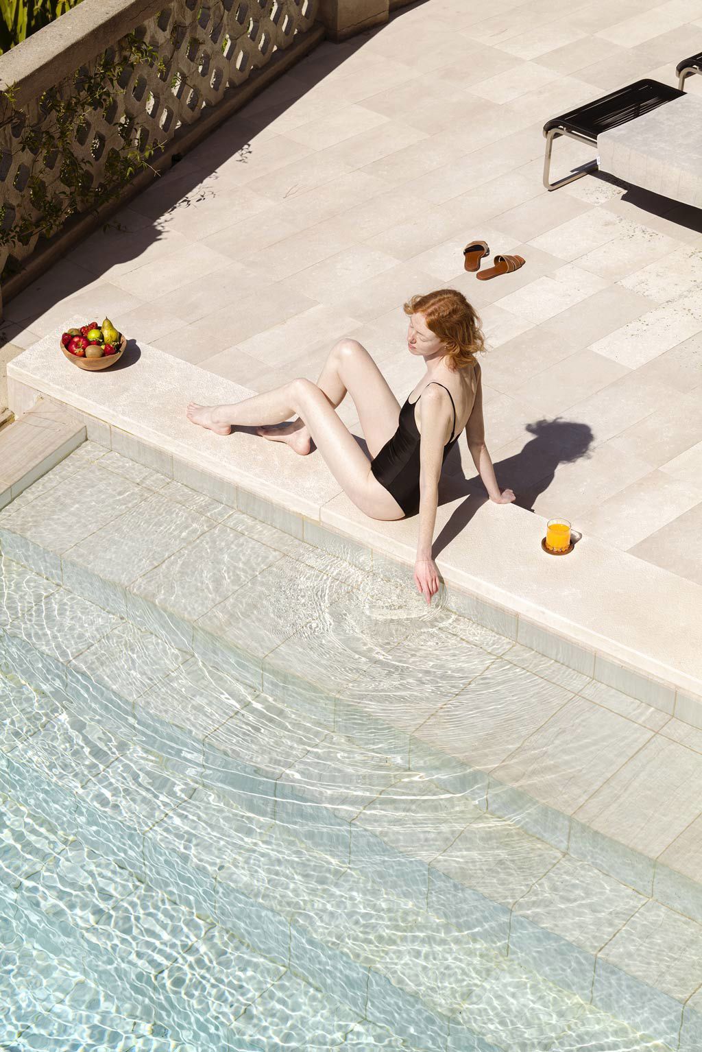 The pool, above the Tyrrhenian