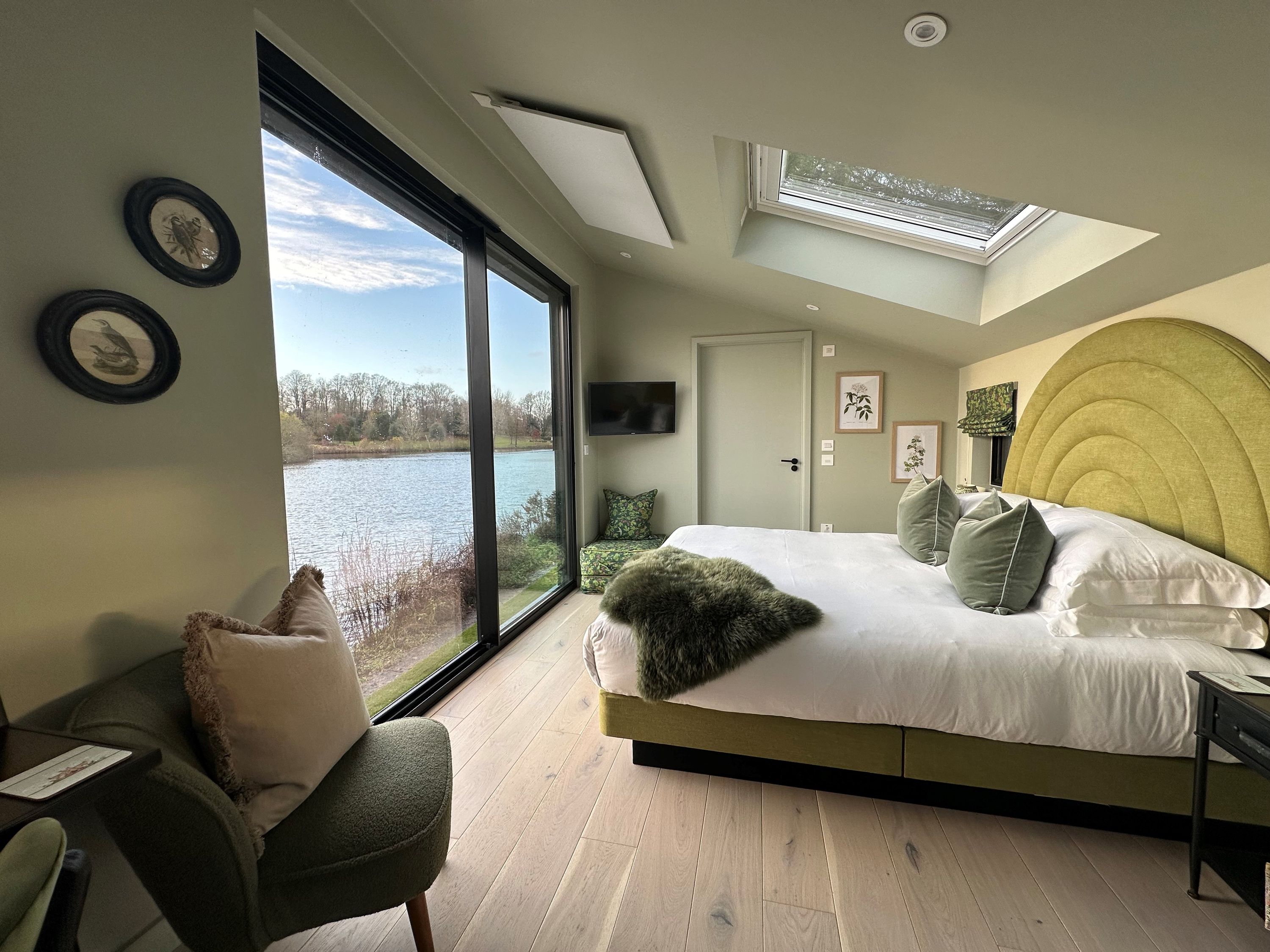 Lakeside Lodges