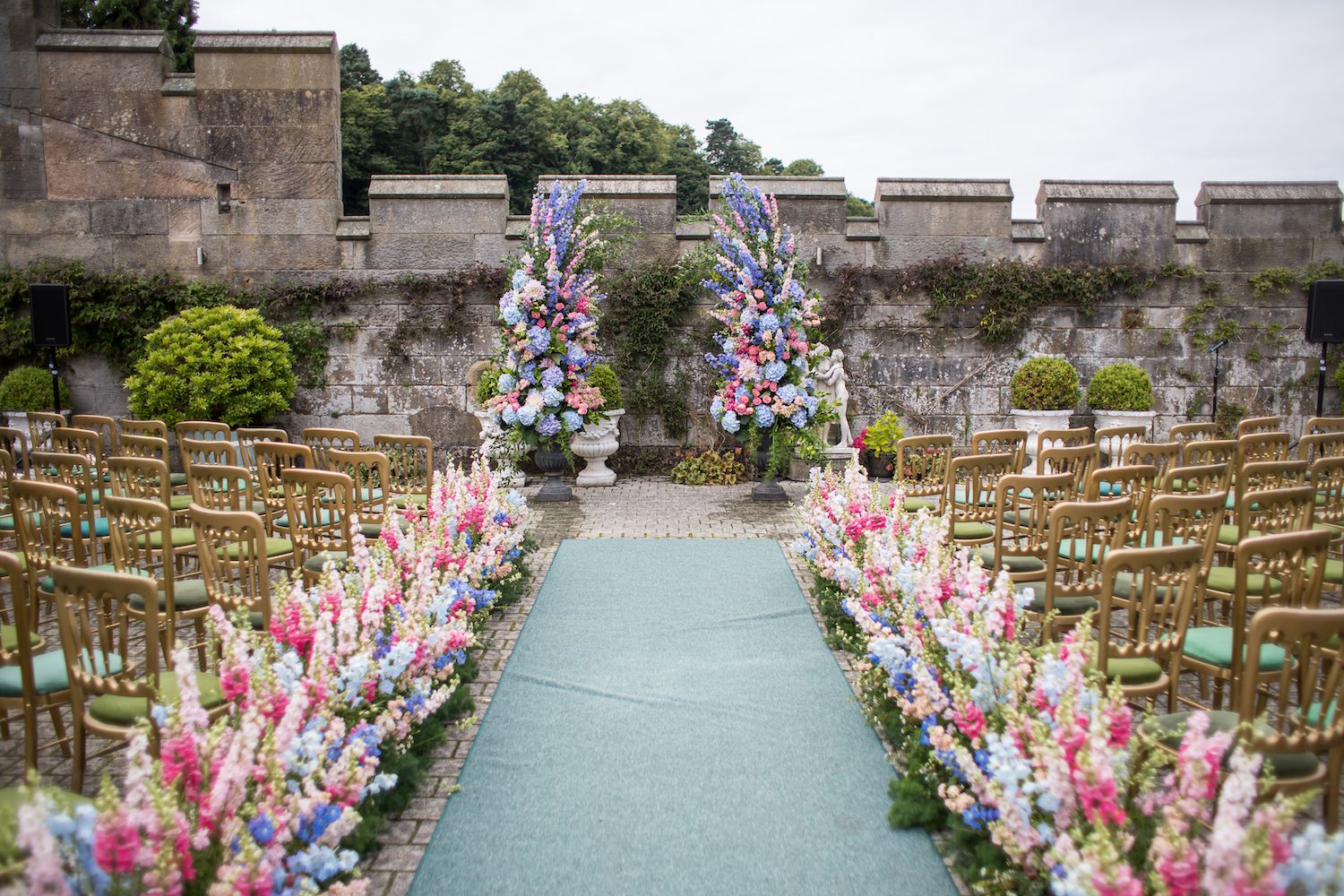 The Courtyard & Lawn