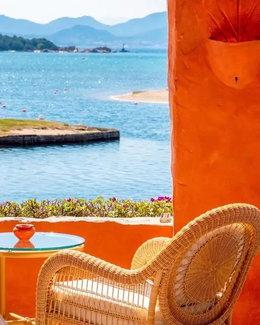 Mediterranean Dining by the Bay.