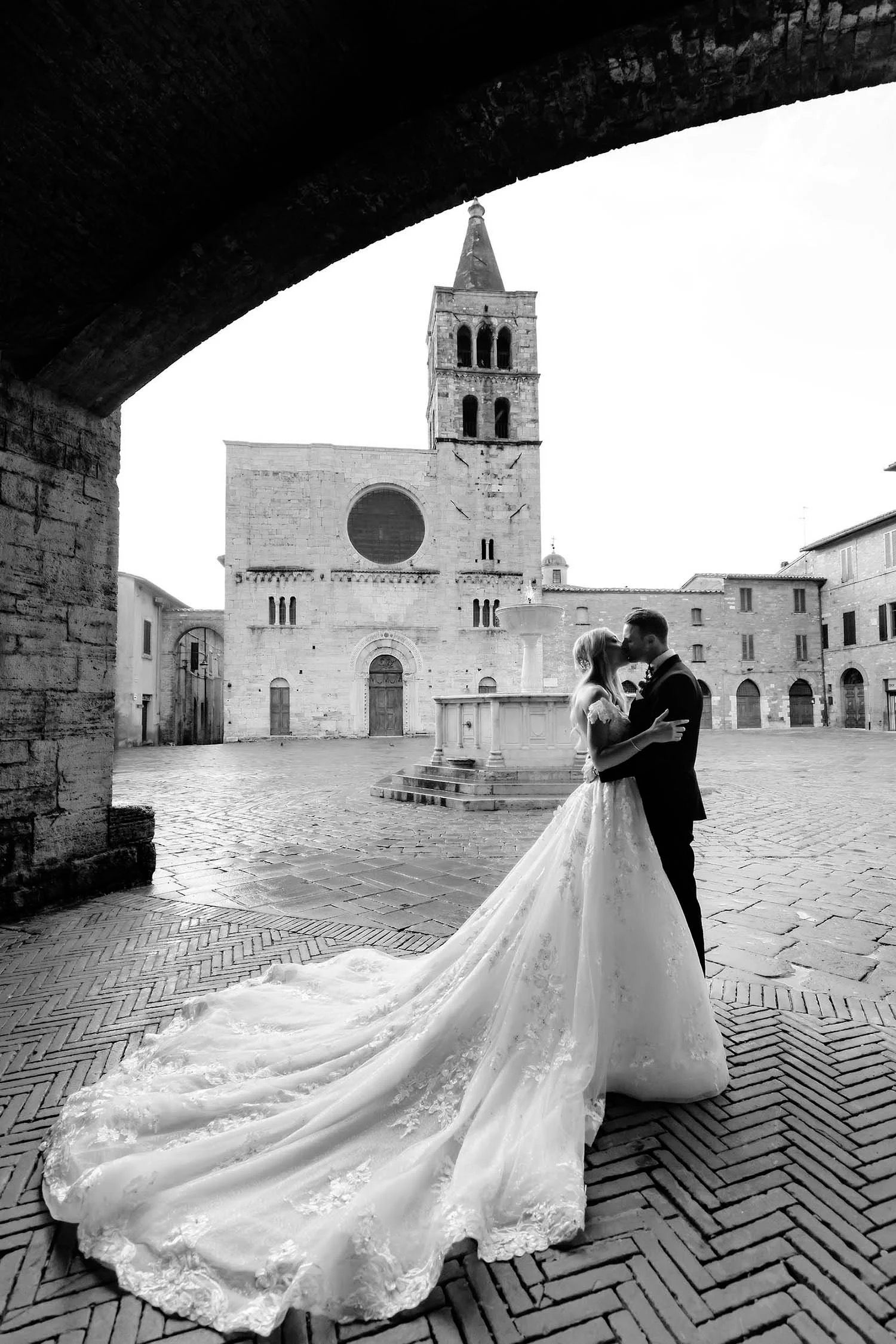 An Italian piazza at the end of the day