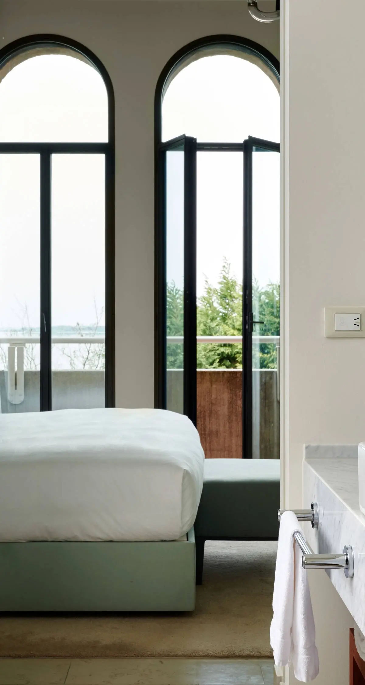 Rooms & Suites