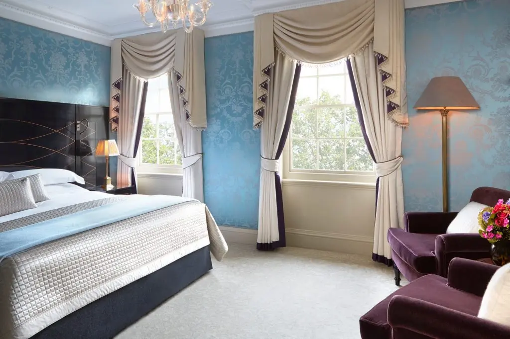 Rooms & Suites