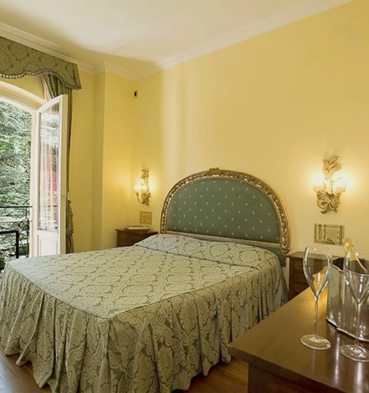 Classic & Superior Rooms