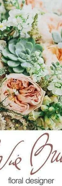 A bridal bouquet finished with her own signature, Castello di Tor Crescenza