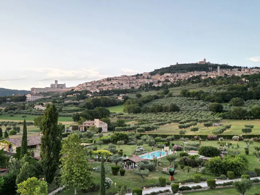 A moment in the gardens, the Umbrian hills behind