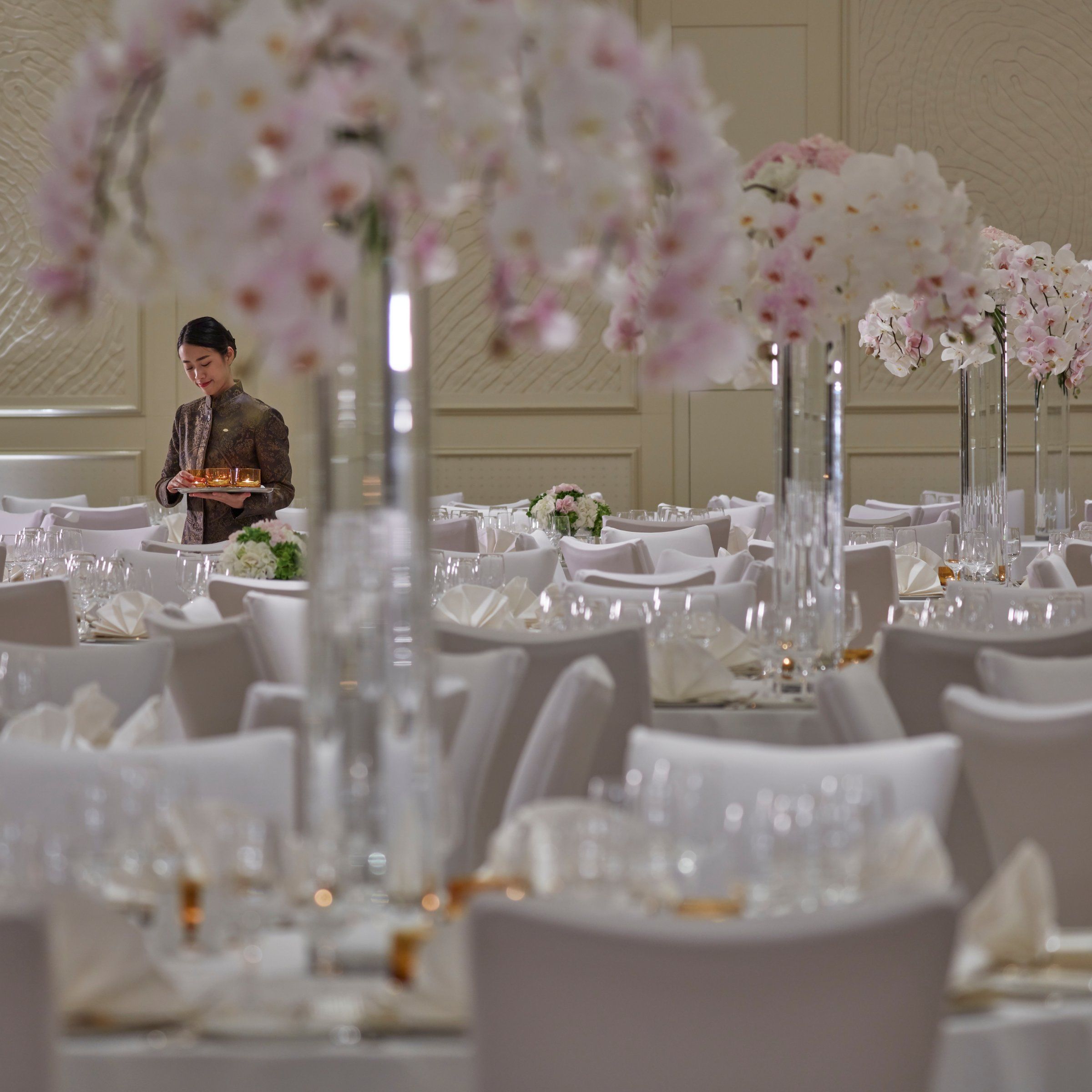 A wedding banquet dressed in blossom