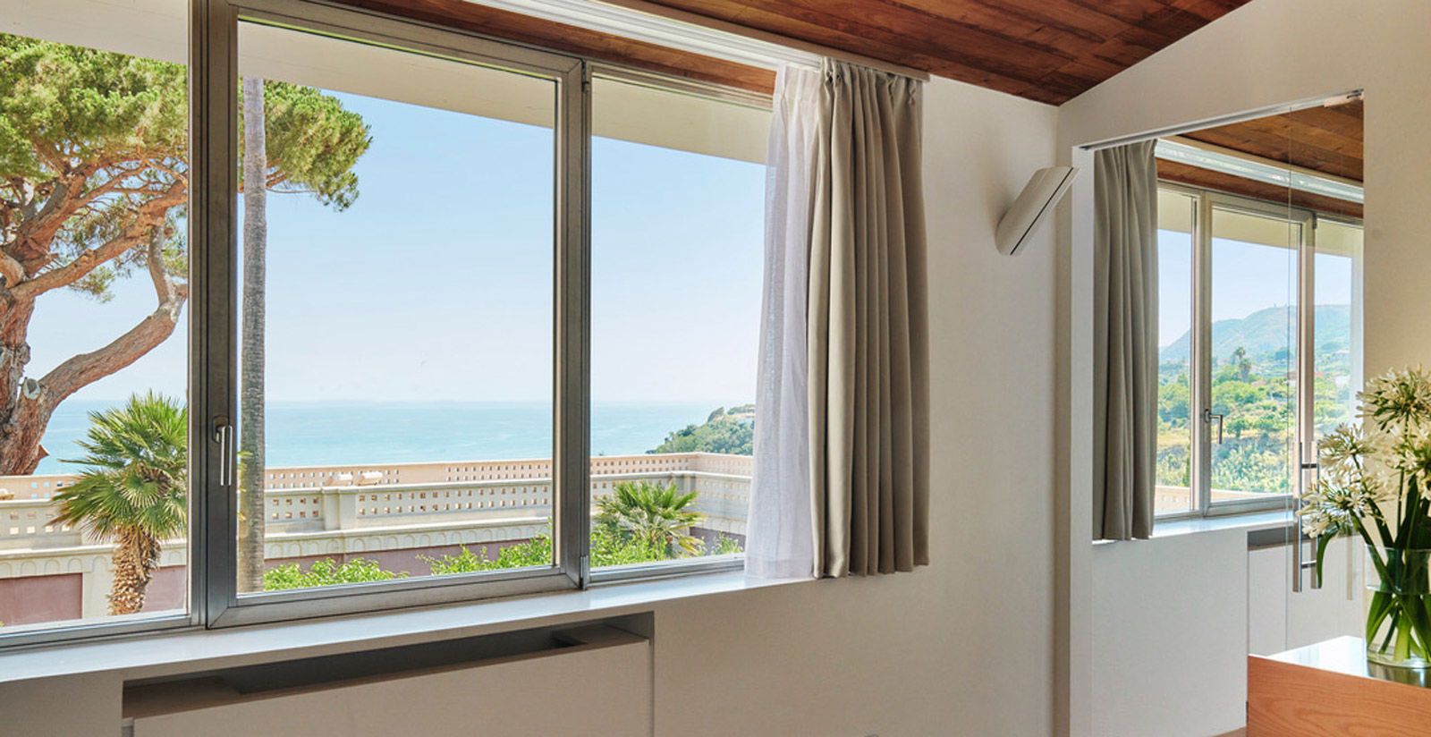 A room opening to the Costa degli Dei