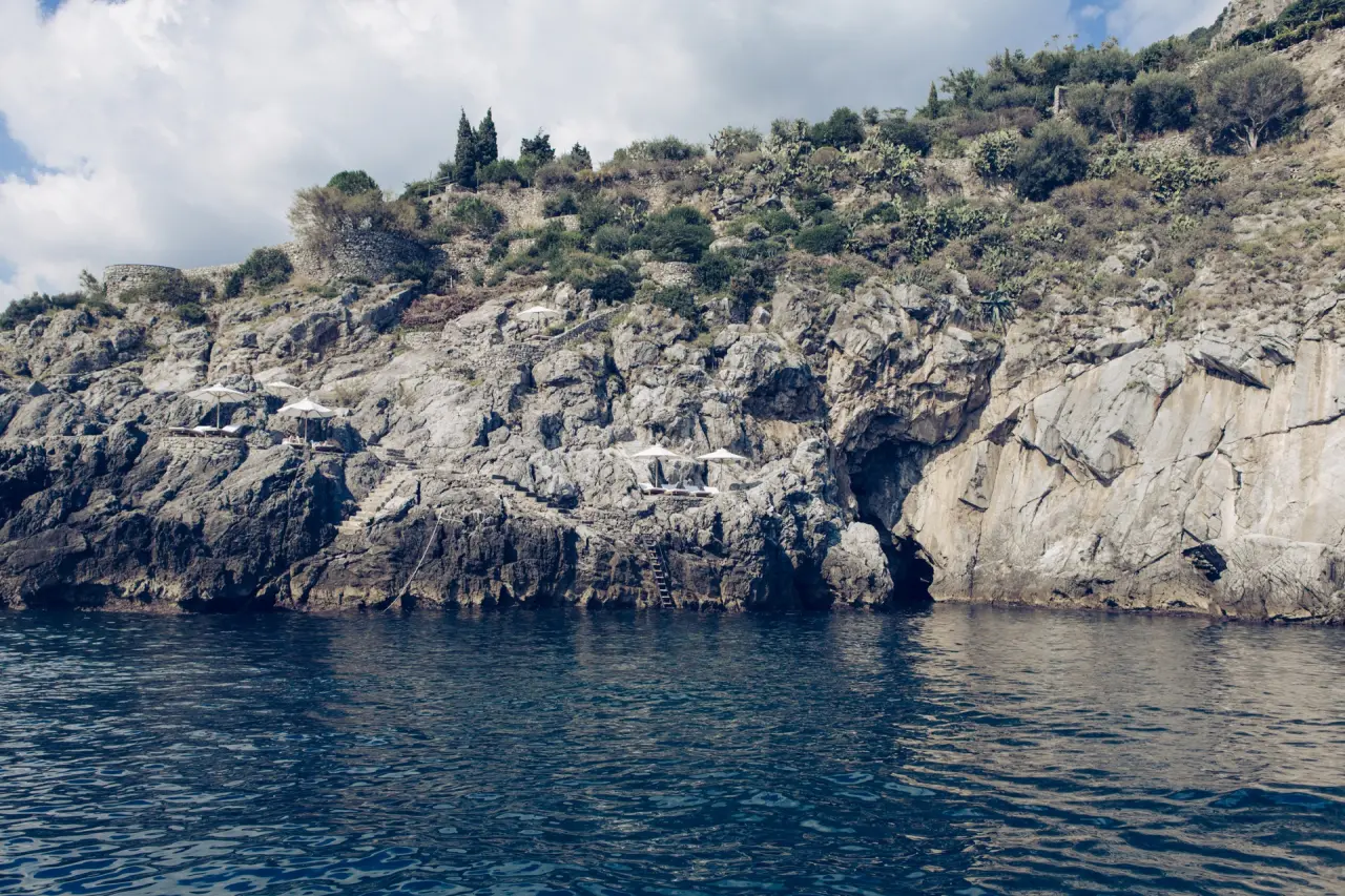 Private Access to the Tyrrhenian.