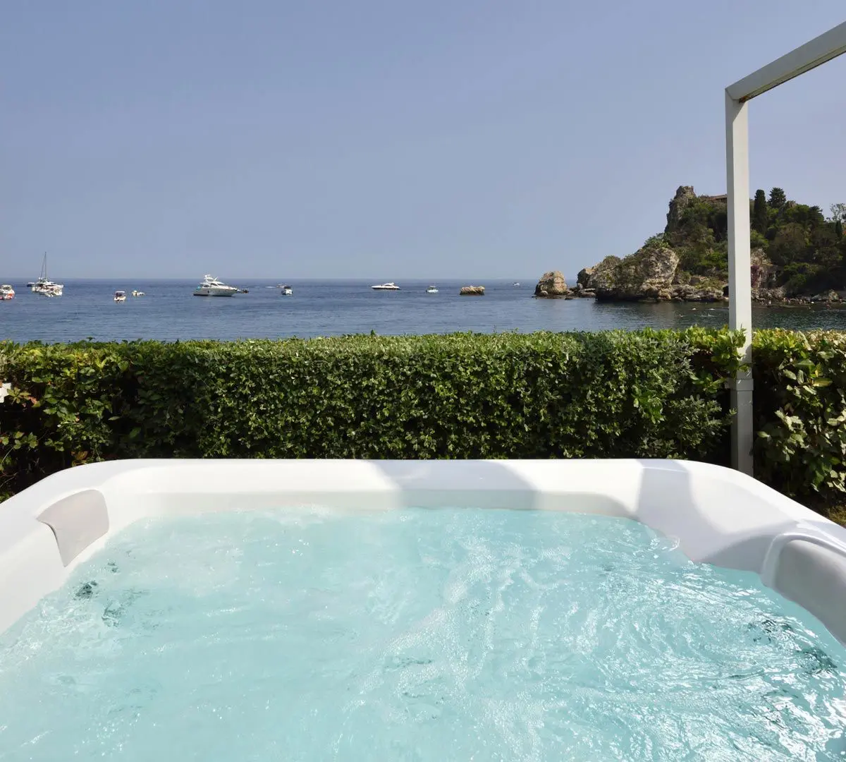 Sea View Suites with Jacuzzi