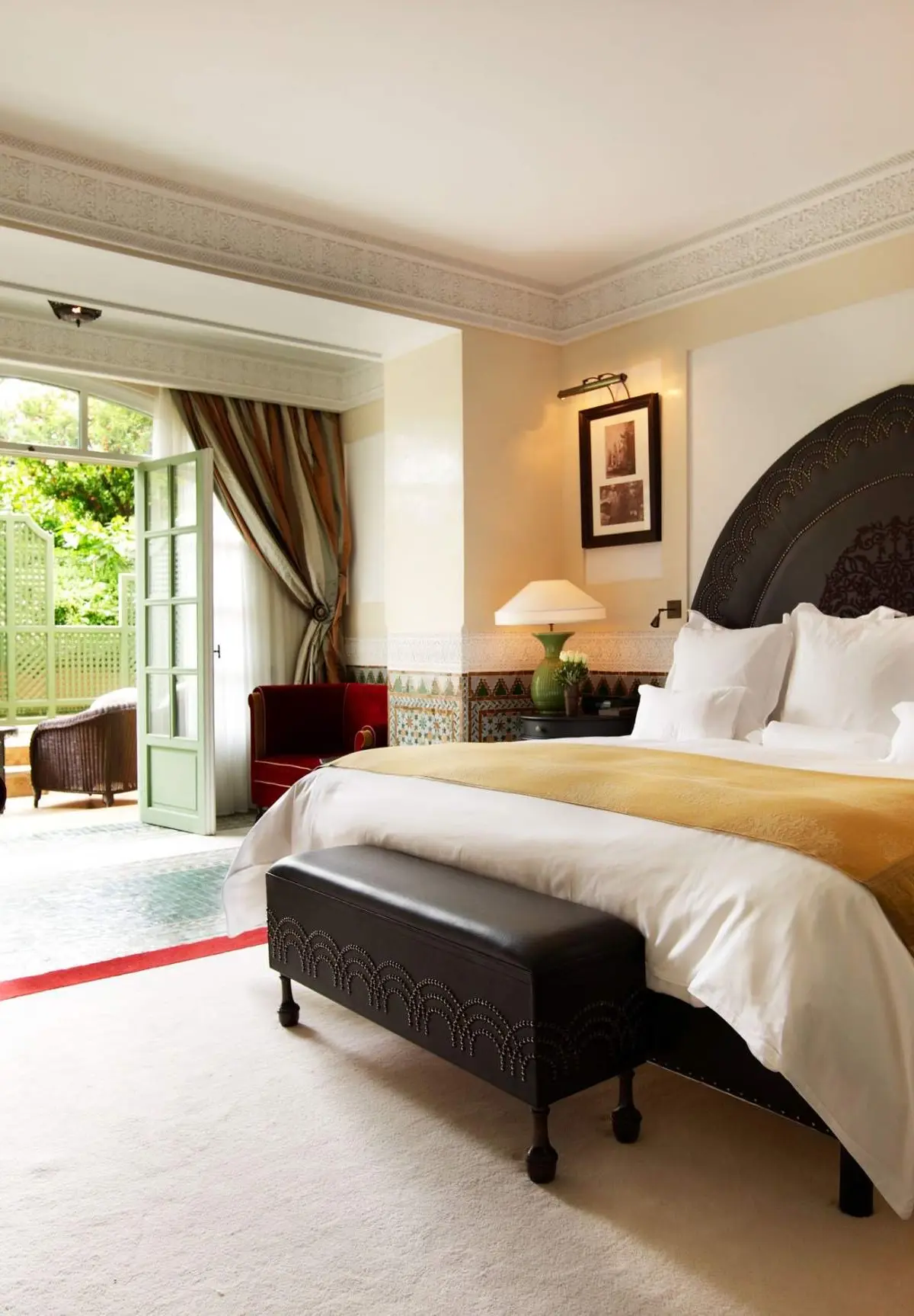 Rooms & Suites