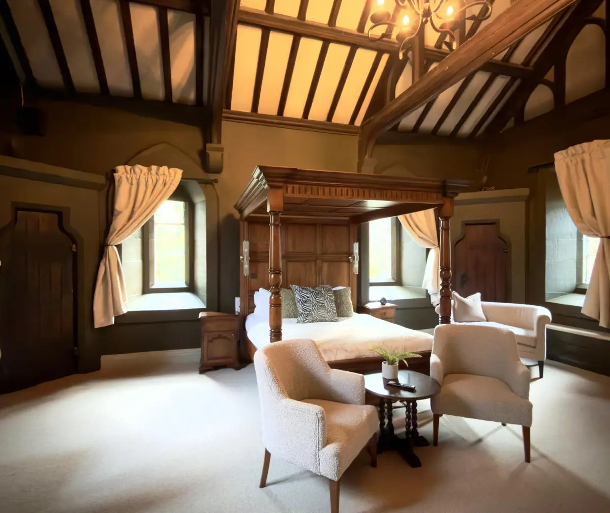 Four-Poster Room