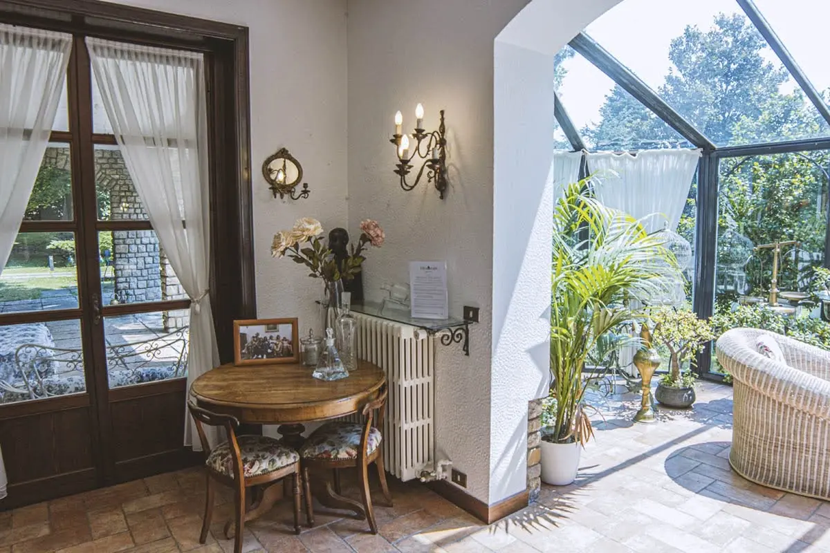 The Sunroom & Lounge