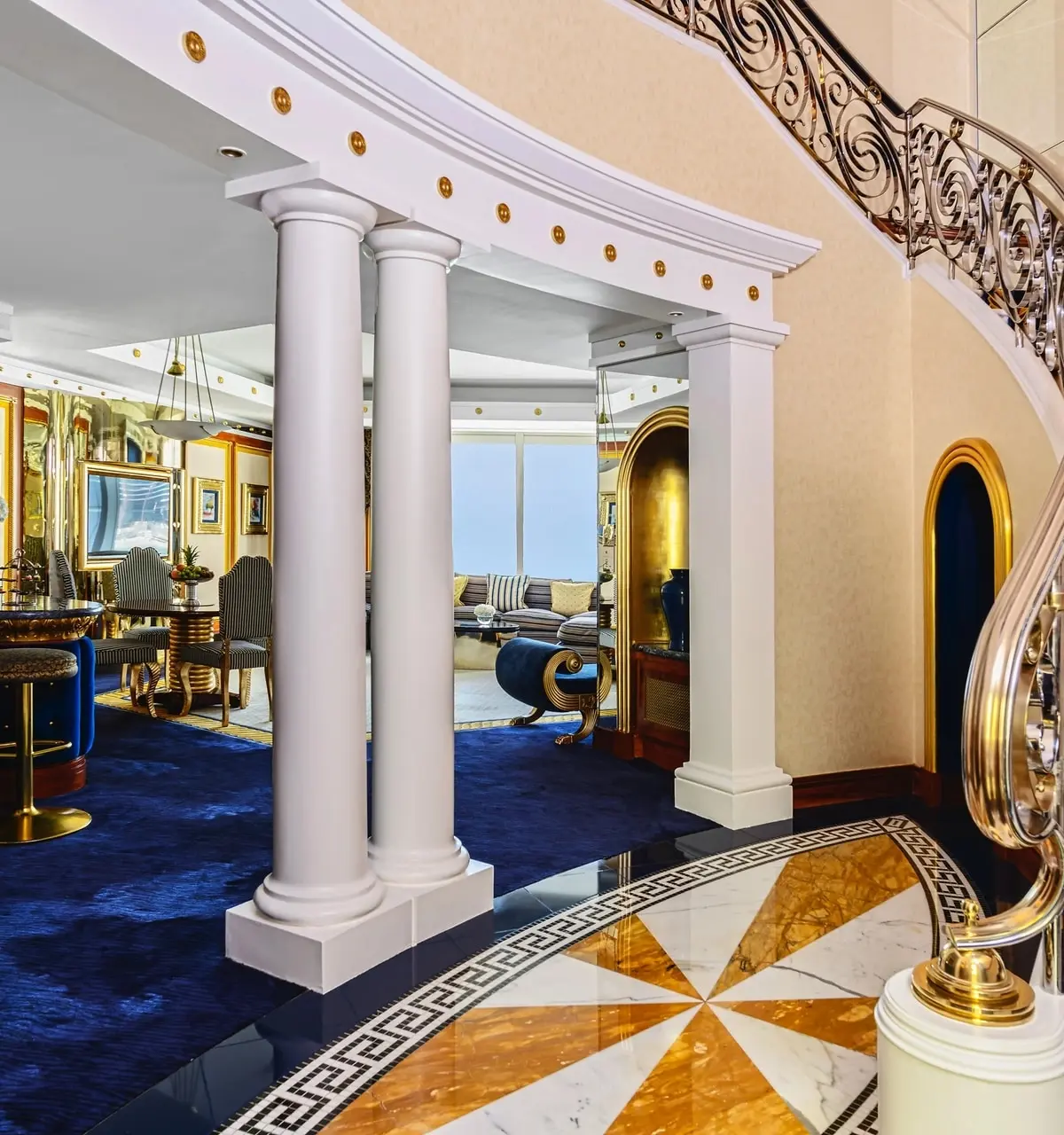 The Deluxe Palm Suites