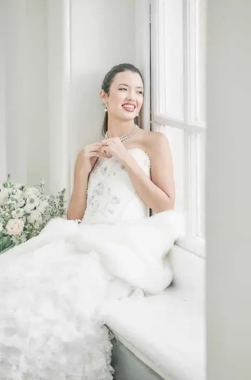 Shimmering Ivory