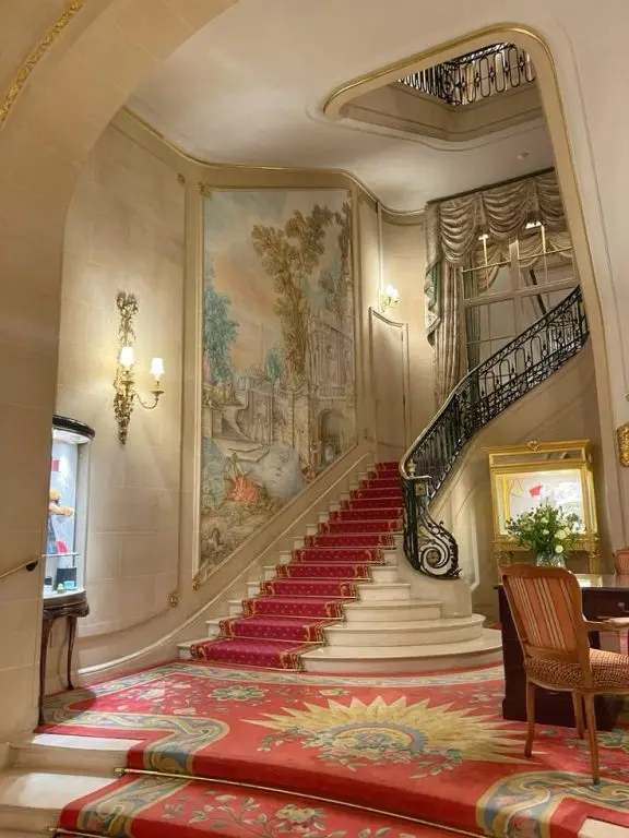Ritz suite detail